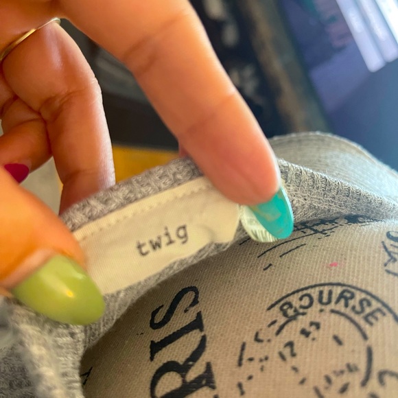 2 X 12 Tee Cold Shoulder Rib-Knit Fitted - Picture 4 of 4